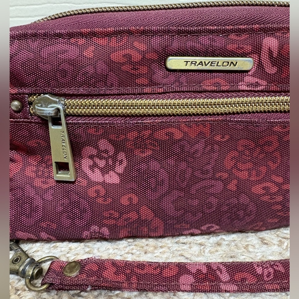 Travelon maroon floral wallet wristlet travel organization clean minor wear EUC - Picture 3 of 14